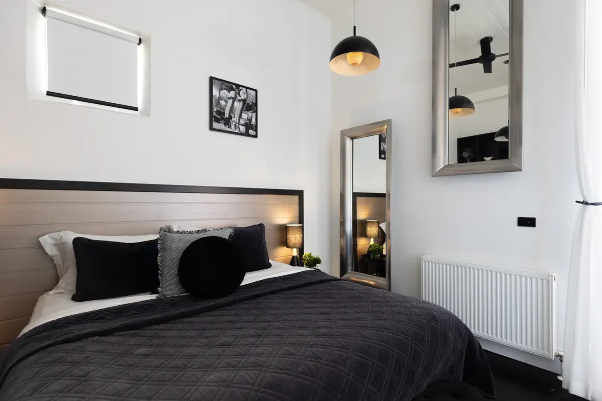 lance-luxury-our-accomodation-nudge-nudge-03